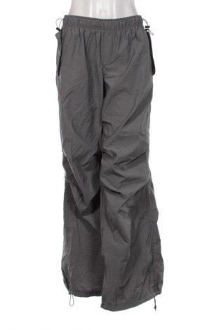 Damskie spodnie Bershka, Rozmiar XL, Kolor Szary, Cena 63,99 zł