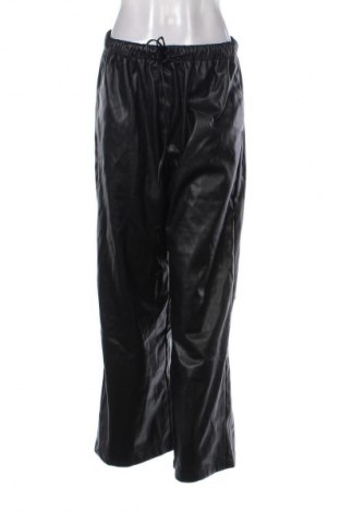 Pantaloni de femei Bershka, Mărime M, Culoare Negru, Preț 114,99 Lei