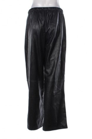 Pantaloni de femei Bershka, Mărime M, Culoare Negru, Preț 114,99 Lei