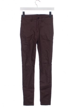 Dámské kalhoty  Clockhouse, Velikost XXS, Barva Červená, Cena  367,00 Kč