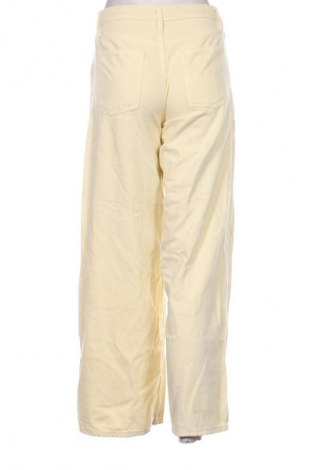 Дамски панталон Gap, Размер M, Цвят Жълт, Цена 28,99 лв.