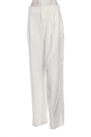 Дамски панталон Karol, Размер M, Цвят Бял, Цена 77,00 лв.