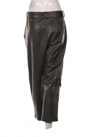 Дамски панталон Liviana Conti, Размер L, Цвят Зелен, Цена 142,99 лв.