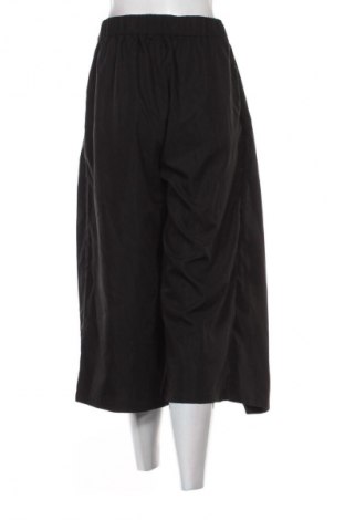 Damskie spodnie Manfinity, Rozmiar M, Kolor Czarny, Cena 109,58 zł