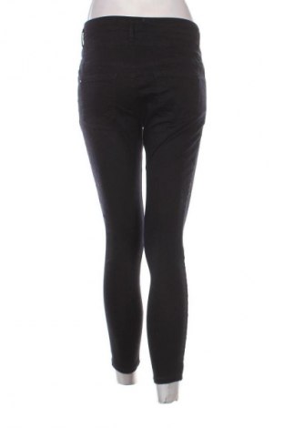 Дамски панталон New Look, Размер M, Цвят Бял, Цена 29,00 лв.