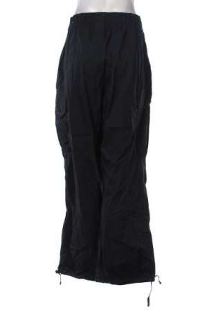 Dámske nohavice Nike, Veľkosť L, Farba Čierna, Cena  32,95 €