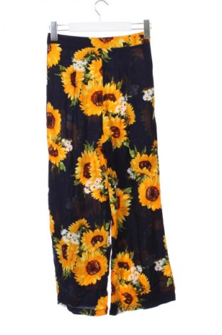 Damenhose Pretty Little Thing, Größe XXS, Farbe Mehrfarbig, Preis 14,91 €