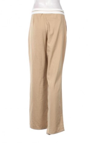 Дамски панталон Pull&Bear, Размер M, Цвят Бежов, Цена 26,99 лв.