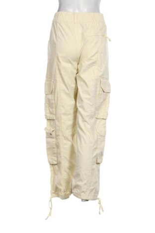 Pantaloni de femei Pull&Bear, Mărime M, Culoare Galben, Preț 64,99 Lei