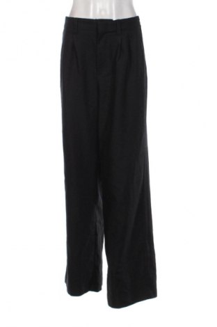 Дамски панталон Stradivarius, Размер L, Цвят Черен, Цена 16,99 лв.