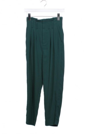 Damenhose Stradivarius, Größe XS, Farbe Grün, Preis 10,99 €