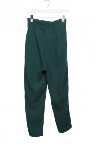 Damenhose Stradivarius, Größe XS, Farbe Grün, Preis 10,99 €