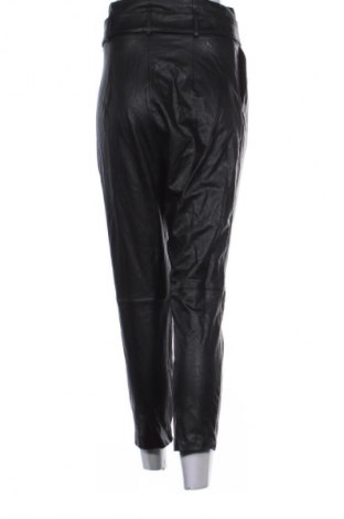 Damenhose Stradivarius, Größe S, Farbe Schwarz, Preis 17,99 €
