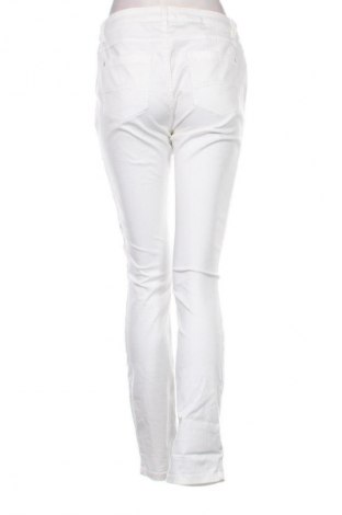 Дамски панталон Street One, Размер M, Цвят Бял, Цена 41,06 лв.