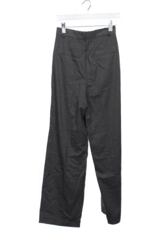 Pantaloni de femei Zara, Mărime XS, Culoare Gri, Preț 49,99 Lei