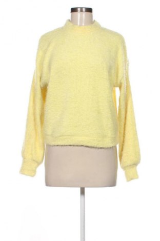 Dámský svetr Bershka, Velikost S, Barva Žlutá, Cena  339,00 Kč