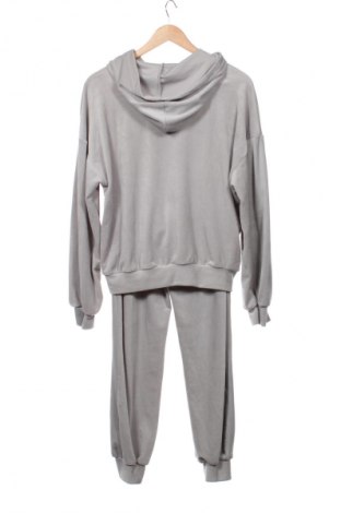 Дамски спортен екип M.b. 21, Размер XS, Цвят Сив, Цена 34,99 лв.