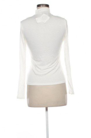 Дамско полo Mango, Размер M, Цвят Бял, Цена 37,99 лв.