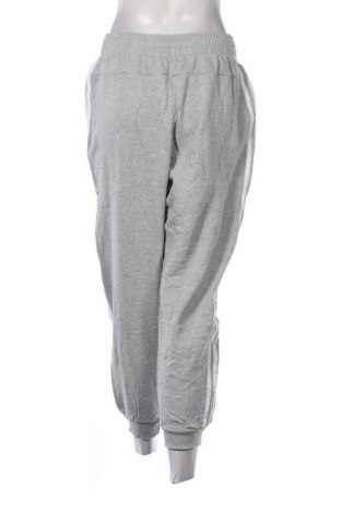 Dámské tepláky Adidas, Velikost M, Barva Šedá, Cena  619,00 Kč