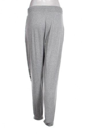 Damen Sporthose Bershka, Größe S, Farbe Grau, Preis 15,00 €