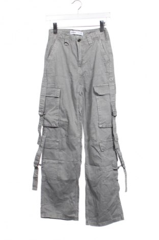 Γυναικείο αθλητικό παντελόνι Bershka, Μέγεθος XS, Χρώμα Γκρί, Τιμή 13,99 €