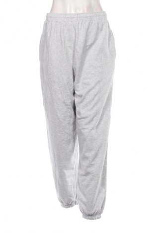 Pantaloni trening de femei Fruit Of The Loom, Mărime M, Culoare Gri, Preț 69,99 Lei