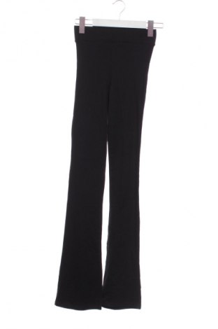 Γυναικείο αθλητικό παντελόνι Pull&Bear, Μέγεθος XS, Χρώμα Μαύρο, Τιμή 21,99 €