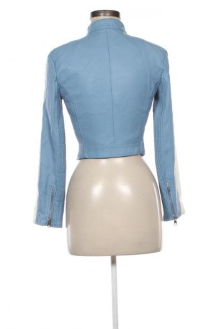 Γυναικείο μπουφάν Bershka, Μέγεθος XS, Χρώμα Μπλέ, Τιμή 24,55 €