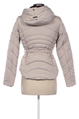 Дамско яке Garcia Jeans, Размер XS, Цвят Бежов, Цена 72,99 лв.