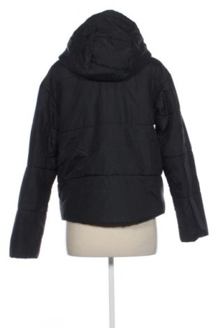 Дамско яке Nike, Размер M, Цвят Черен, Цена 142,99 лв.