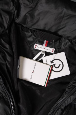 Dámska bunda  Tommy Hilfiger, Veľkosť L, Farba Čierna, Cena  193,95 €