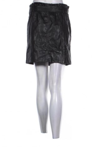 Kožená sukňa  Amisu, Veľkosť S, Farba Čierna, Cena  39,95 €