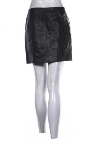 Kožená sukně  Stradivarius, Velikost M, Barva Černá, Cena  169,00 Kč