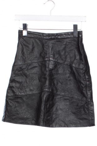 Кожена пола Unbranded, Размер XS, Цвят Черен, Цена 58,14 лв.