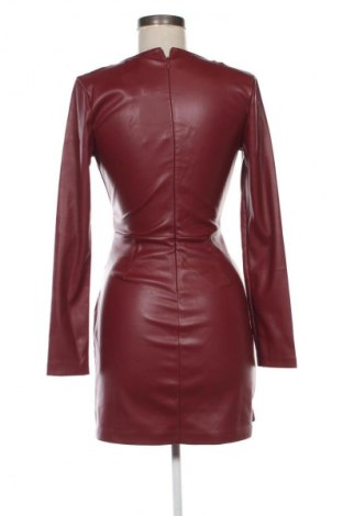 Δερμάτινο φόρεμα Stradivarius, Μέγεθος S, Χρώμα Κόκκινο, Τιμή 31,68 €