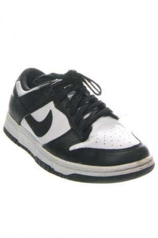 Ανδρικά παπούτσια Nike, Μέγεθος 41, Χρώμα Πολύχρωμο, Τιμή 74,99 €