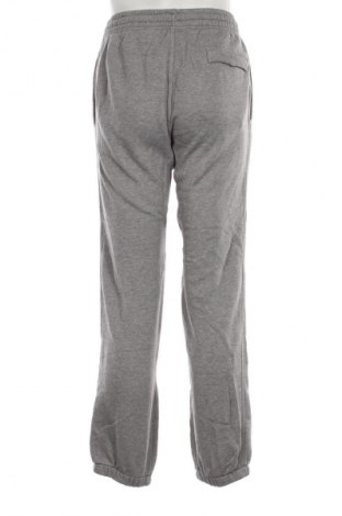 Мъжко спортно долнище Nike, Размер S, Цвят Сив, Цена 61,99 лв.