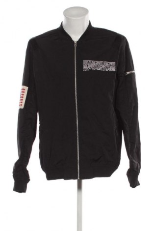 Мъжко яке Pull&Bear, Размер XL, Цвят Черен, Цена 42,64 лв.