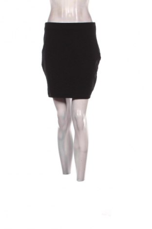 Пола Amisu, Размер M, Цвят Черен, Цена 12,99 лв.