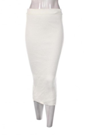 Пола Bershka, Размер S, Цвят Бял, Цена 15,99 лв.