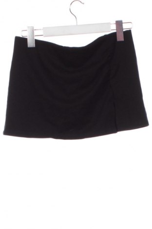 Пола Bershka, Размер M, Цвят Черен, Цена 13,99 лв.