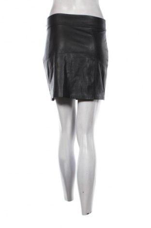 Sukně Bershka, Velikost M, Barva Černá, Cena  189,00 Kč