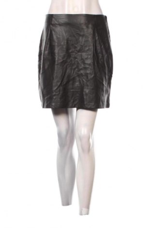 Пола C&A, Размер M, Цвят Черен, Цена 11,99 лв.