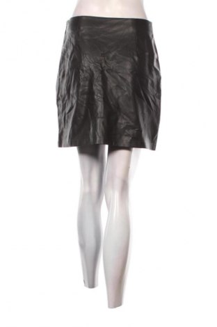 Пола C&A, Размер M, Цвят Черен, Цена 11,99 лв.