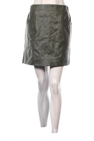 Пола C&A, Размер M, Цвят Зелен, Цена 11,99 лв.