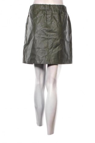 Пола C&A, Размер M, Цвят Зелен, Цена 11,99 лв.