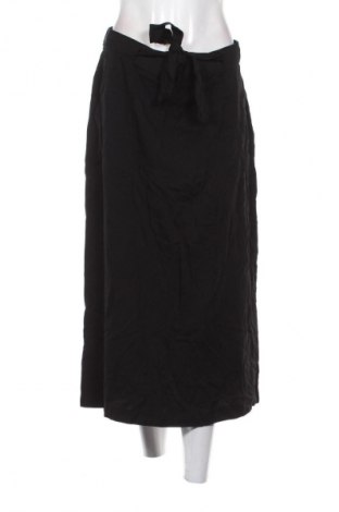 Пола C&A, Размер L, Цвят Черен, Цена 31,99 лв.