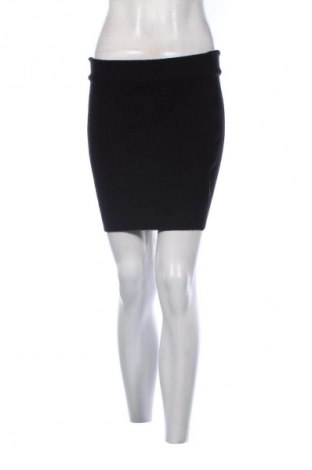 Пола Clockhouse, Размер M, Цвят Черен, Цена 14,99 лв.