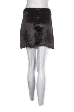 Пола Gina Tricot, Размер S, Цвят Черен, Цена 18,99 лв.