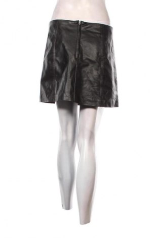 Пола H&M, Размер L, Цвят Черен, Цена 11,99 лв.